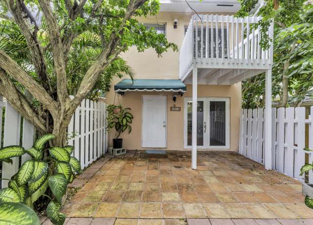 Property at 1912 NE 6th St, Deerfield Beach, FL 33441, 2 beds, 2.5 baths