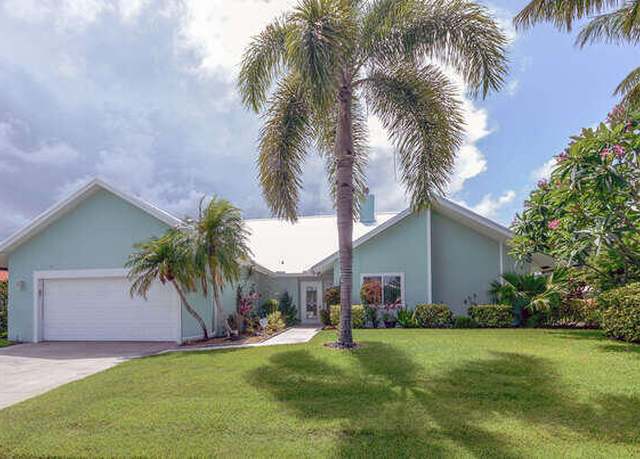 Property at 45 Birch Pl, Tequesta, FL 33469, 3 beds, 2.5 baths