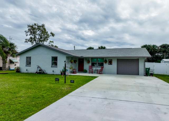 Property at 184 SW Grove Ave, Port Saint Lucie, FL 34983, 3 beds, 2 baths