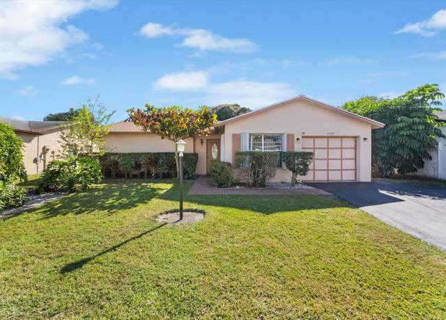 Property at 6292 Silver Moon Ln, Greenacres, FL 33463, 2 beds, 2 baths