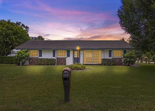 Property at 5557 S Shadyside Cir, West Palm Beach, FL 33415, 3 beds, 2 baths