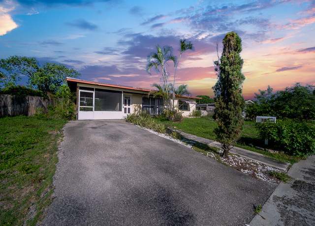 Property at 320 S 12th St, Lantana, FL 33462, 2 beds, 1 bath