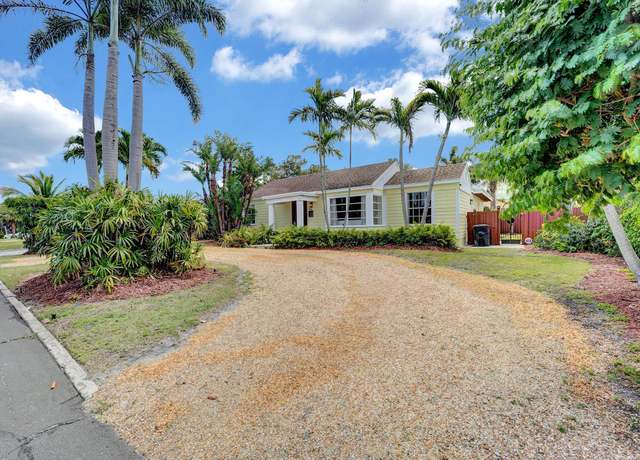 Property at 946 Paseo Morella, West Palm Beach, FL 33405, 3 beds, 2 baths