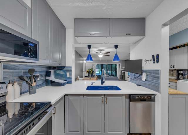 Property at 301 N Pine Island Rd #101, Plantation, FL 33324, 3 beds, 2 baths
