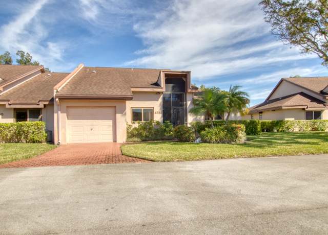 Property at 4754 Fountains Dr S, Lake Worth, FL 33467, 2 beds, 2.5 baths