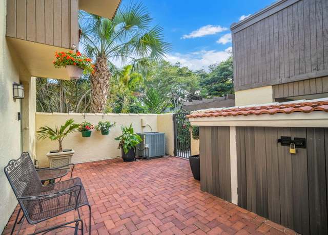 Property at 1330 NW 13 St #6, Boca Raton, FL 33486, 3 beds, 2.5 baths