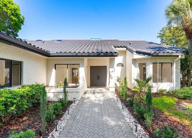 Property at 70 Bristol Dr, Boynton Beach, FL 33436, 4 beds, 3.5 baths