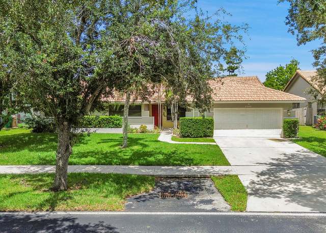 Property at 5450 Hawkes Bluff Ave, Davie, FL 33331, 4 beds, 2 baths