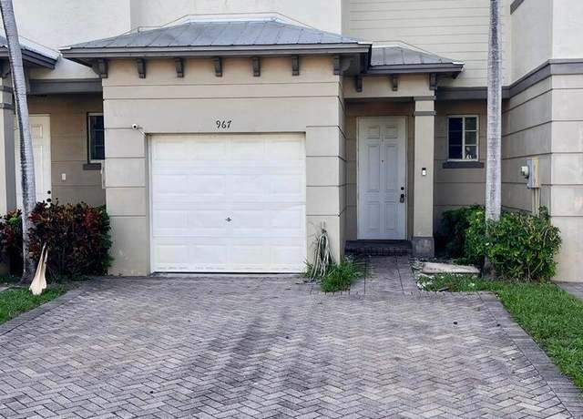 Property at 967 Tortuga Ln, Riviera Beach, FL 33404, 2 beds, 2.5 baths
