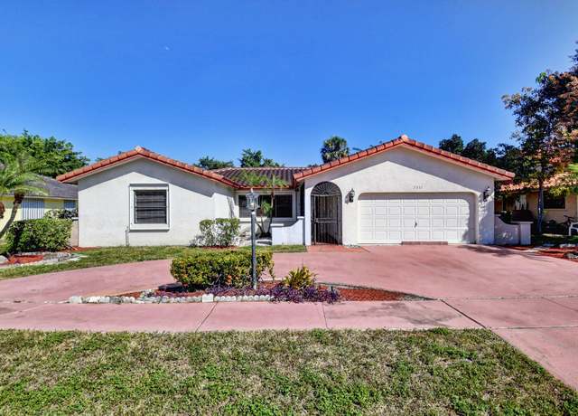 Property at 7011 San Sebastian Cir, Boca Raton, FL 33433, 4 beds, 2 baths