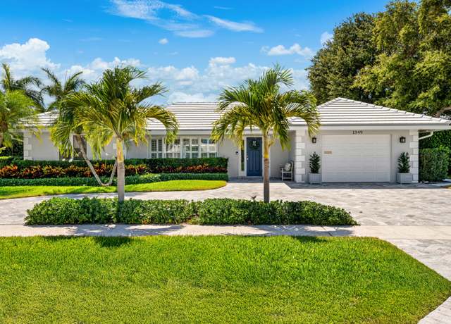 Property at 1349 SW Sugar Plum Dr, Boca Raton, FL 33486, 3 beds, 2.5 baths