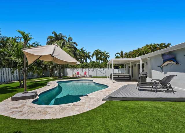 Property at 1096 SW 16th St, Boca Raton, FL 33486, 3 beds, 3 baths