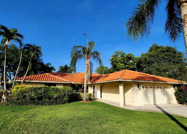Property at 1852 Wisteria St, Wellington, FL 33414, 4 beds, 2.5 baths