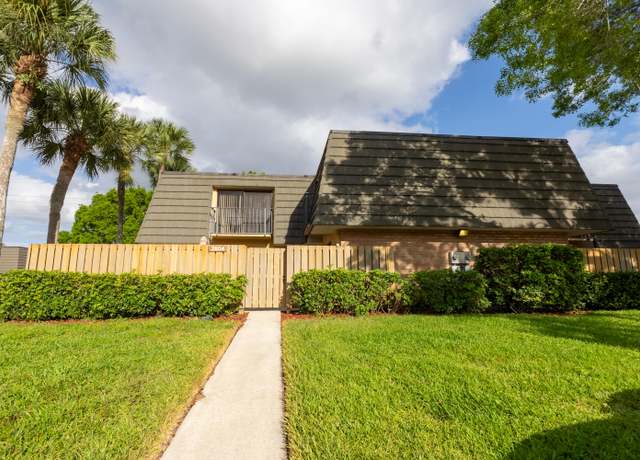 Property at 2604 26th Way, West Palm Beach, FL 33407, 2 beds, 2.5 baths