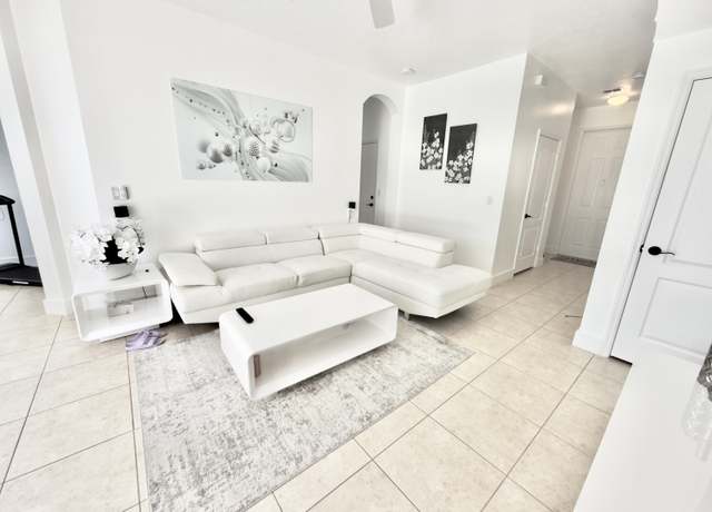 Property at 1404 Seminole Palms Dr, Greenacres, FL 33463, 2 beds, 2.5 baths