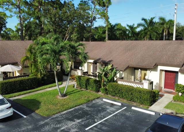 Property at 215 Thorn Apple Ct, Royal Palm Beach, FL 33411, 2 beds, 2 baths