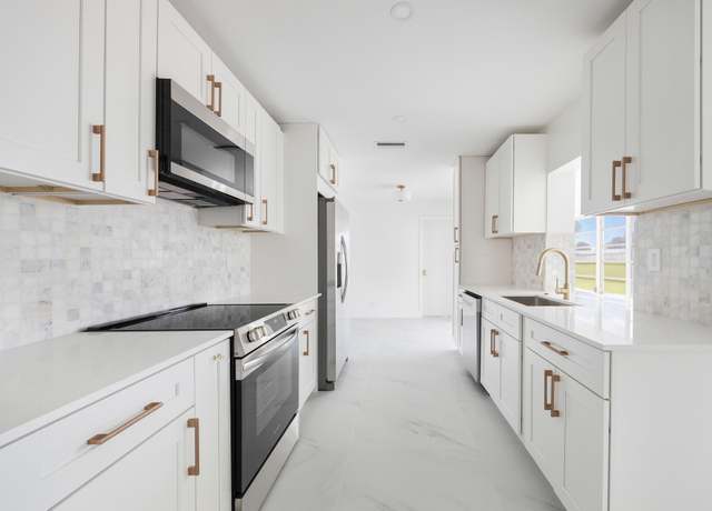 Property at 8508 NW 59 Pl, Tamarac, FL 33321, 2 beds, 2 baths