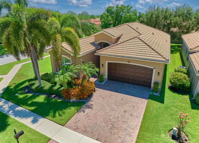 Property at 10807 Redlake Isle(s) E, Boynton Beach, FL 33473, 2 beds, 2.5 baths