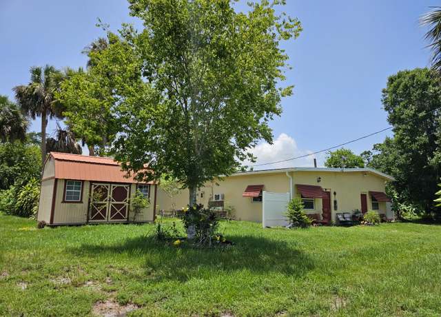 Property at 404 SE 10th Ave, Okeechobee, FL 34974, 3 beds, 2 baths
