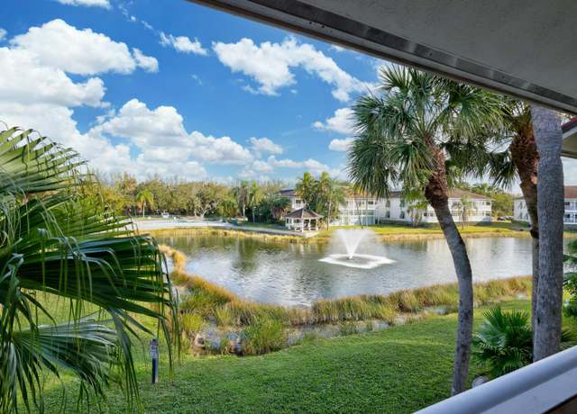 Property at 212 Cypress Point Dr, Palm Beach Gardens, FL 33418, 2 beds, 2 baths