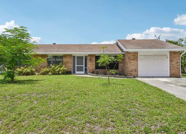 Property at 2426 SE Stonecrop St, Port Saint Lucie, FL 34984, 3 beds, 2 baths