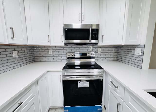 Property at 293 Flanders G, Delray Beach, FL 33484, 2 beds, 2 baths