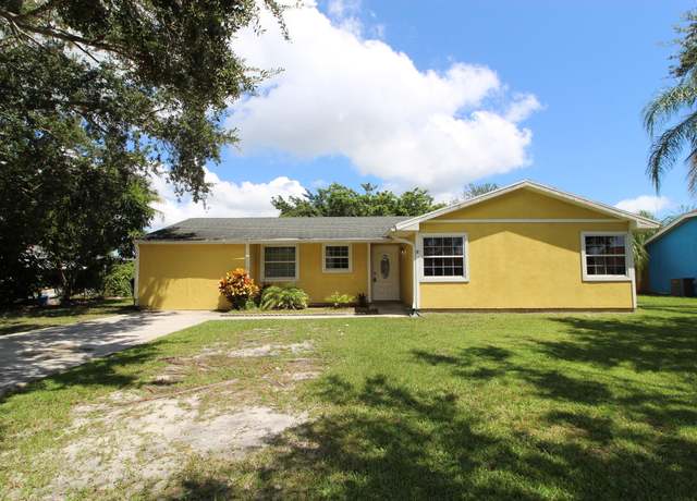 Property at 2022 SE West Dunbrooke Cir SE, Port Saint Lucie, FL 34952, 3 beds, 2 baths