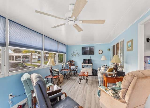 Property at 40 Florida Way, Port Saint Lucie, FL 34952, 3 beds, 2.5 baths
