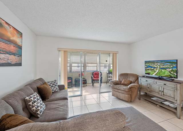 Property at 715 Lori Dr #311, Palm Springs, FL 33461, 1 bed, 1 bath