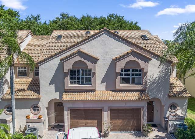 Property at 9448 Boca River Cir, Boca Raton, FL 33434, 3 beds, 2.5 baths