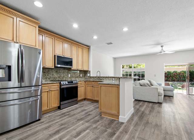 Property at 9448 Boca River Cir, Boca Raton, FL 33434, 3 beds, 2.5 baths