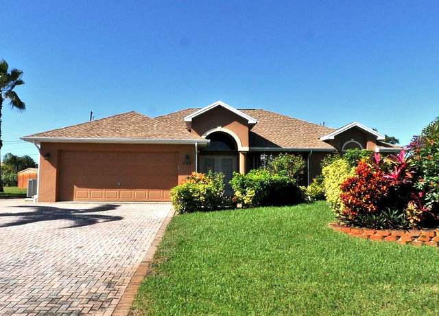 Property at 152 SW Hawthorne Cir, Port Saint Lucie, FL 34953, 4 beds, 2 baths