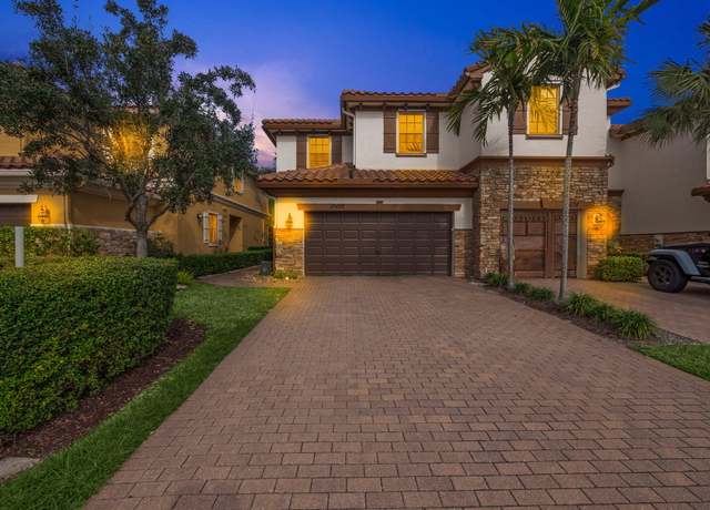 Property at 10432 Wellington Parc Dr, Wellington, FL 33449, 4 beds, 3 baths