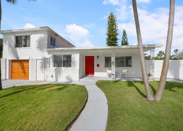Property at 92 18th Ave S, Lake Worth Beach, FL 33460, 2 beds, 2.5 baths