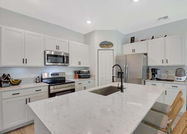 Property at 4375 Hammock Grove Dr, Lake Worth, FL 33467, 3 beds, 2.5 baths