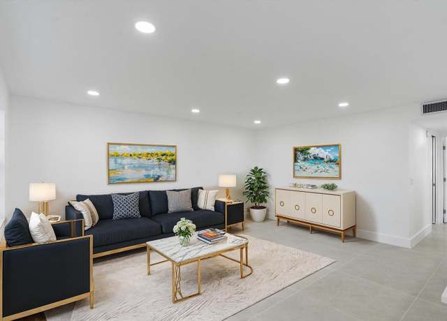 Property at 578 Burgundy M Unit M, Delray Beach, FL 33484, 2 beds, 2 baths