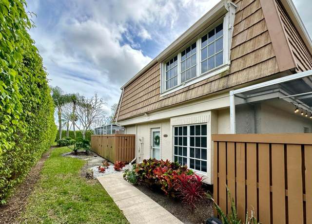 Property at 11551 Winchester Dr, Palm Beach Gardens, FL 33410, 3 beds, 2.5 baths