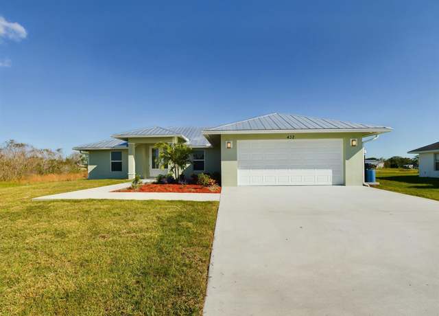 Property at 432 SW 86th Ave, Okeechobee, FL 34974, 4 beds, 2 baths