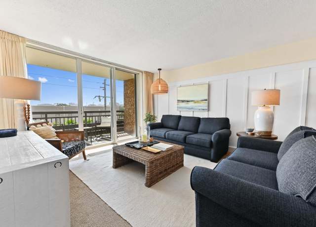 Property at 555 NW 4th Ave #3110, Boca Raton, FL 33432, 2 beds, 2 baths