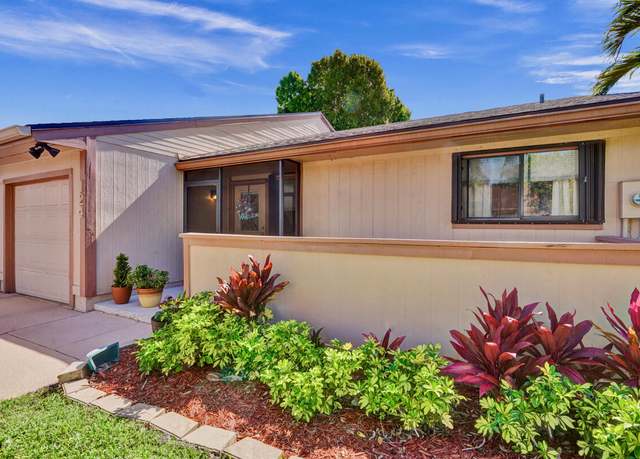 Property at 124 Mayfair Ln, Boynton Beach, FL 33426, 3 beds, 2 baths