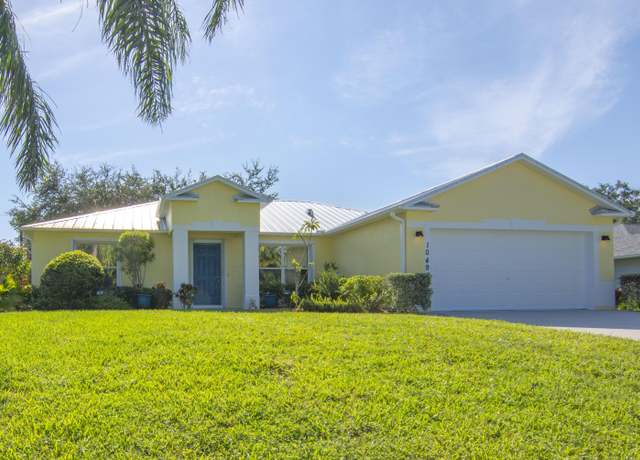 Property at 1049 Gardenia St, Sebastian, FL 32958, 3 beds, 2 baths