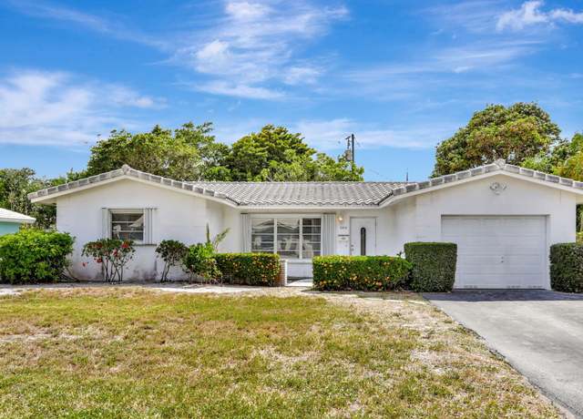 Property at 2210 NE 40th Ct, Lighthouse Point, FL 33064, 3 beds, 2 baths