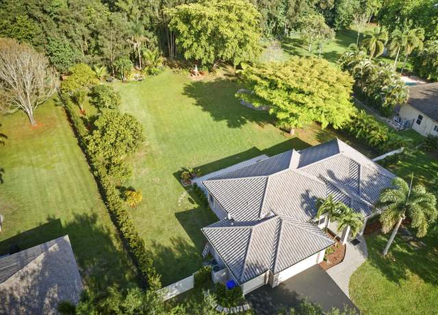 Property at 5320 SW 199th Ave, Pembroke Pines, FL 33332, 3 beds, 2.5 baths