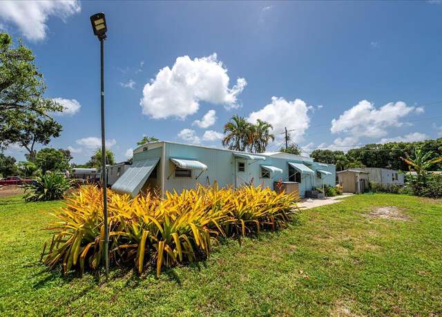 Property at 1276 SW Tropical Ter, Stuart, FL 34997, 2 beds, 1 bath