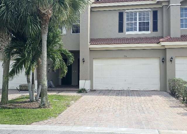 Property at 2214 SW Portsmouth Ln, Port Saint Lucie, FL 34953, 3 beds, 2.5 baths