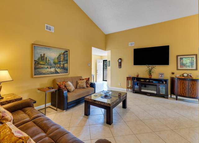 Property at 5951 Parkwalk Dr, Boynton Beach, FL 33472, 2 beds, 2 baths