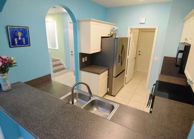 Property at 6905 Blue Skies Dr, Lake Worth, FL 33463, 2 beds, 2.5 baths