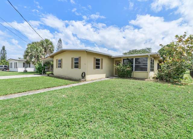Property at 2845 SE Morningside Blvd, Port Saint Lucie, FL 34952, 5 beds, 3 baths