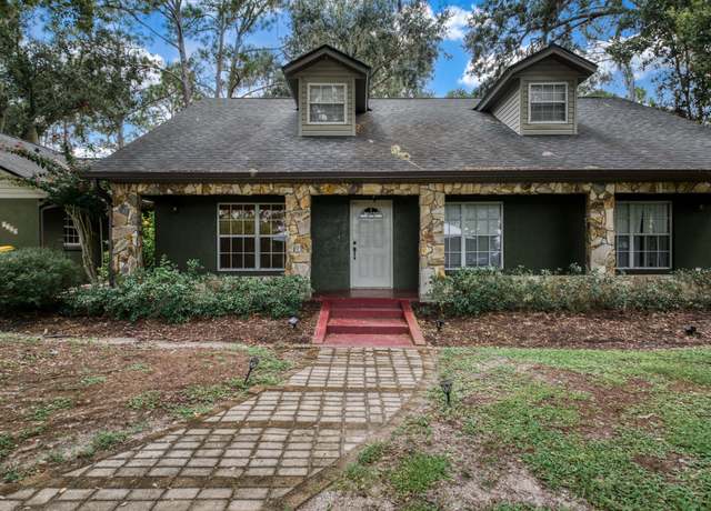 Property at 9509 Kingfisher Pl, Sebring, FL 33875, 4 beds, 3.5 baths