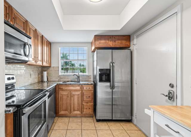 Property at 410 Wilma Cir #203, Riviera Beach, FL 33404, 2 beds, 2 baths